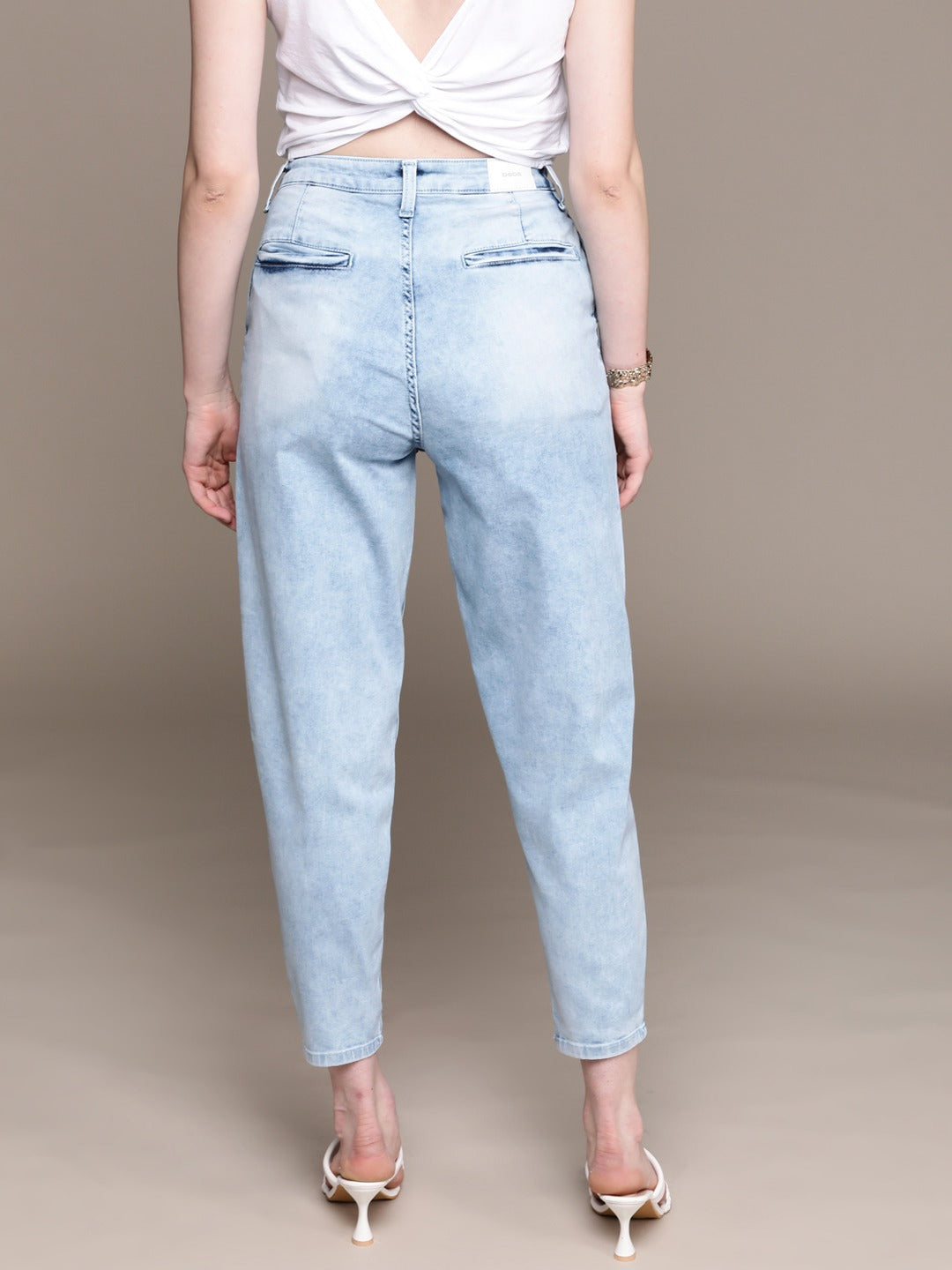 Women Indigo Denim Daze High-Rise Heavy Fade Mom Fit Stretchable Jeans