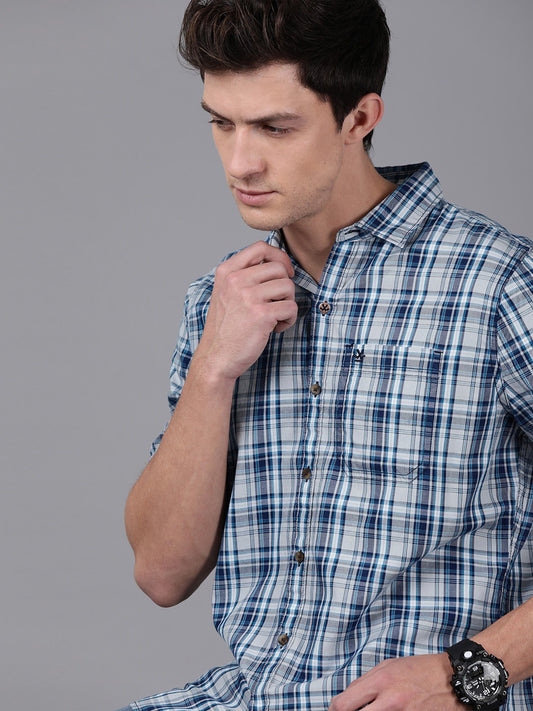 Men White & Blue Slim Fit Checked Casual Shirt