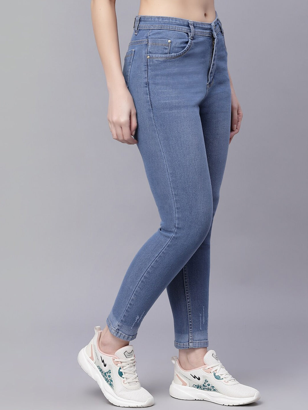 Women Blue Skinny Fit Slash Knee Stretchable Jeans